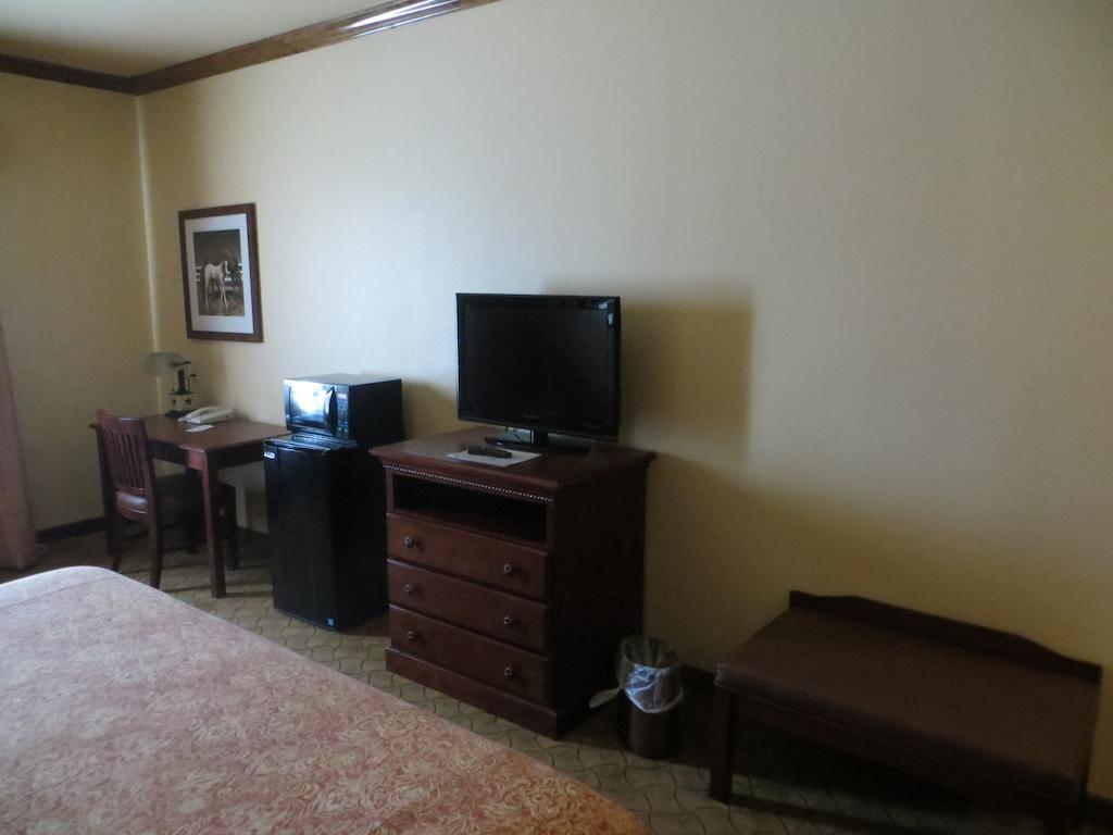 Hotel Texas Hallettsville Номер фото