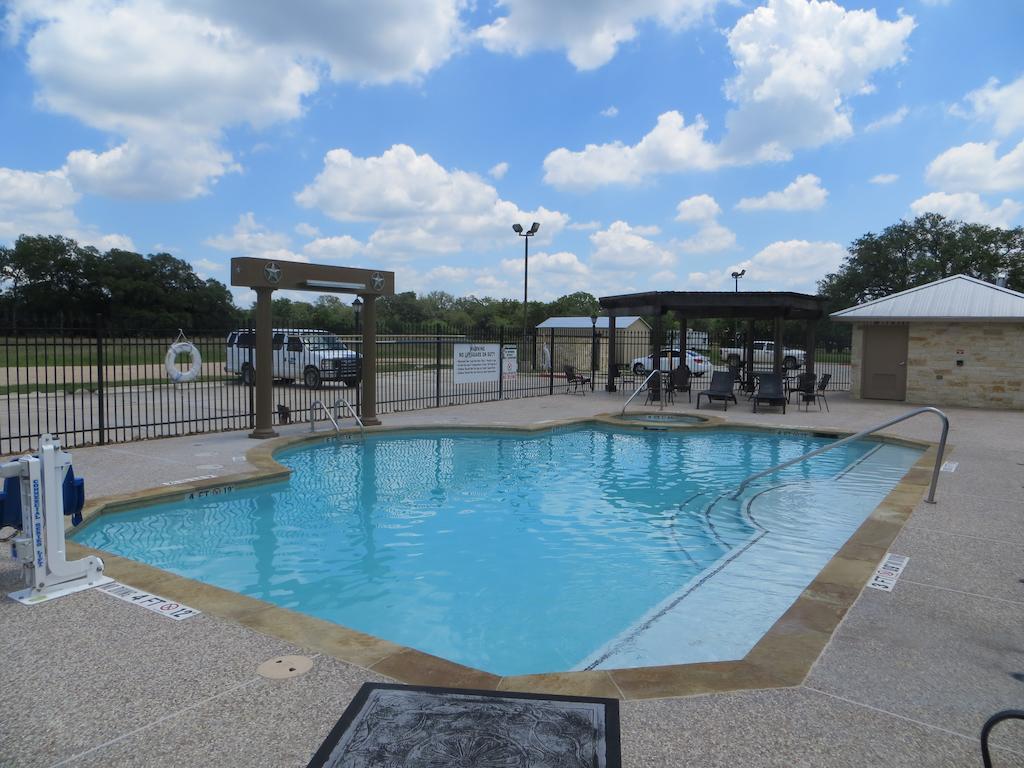 Hotel Texas Hallettsville Екстер'єр фото
